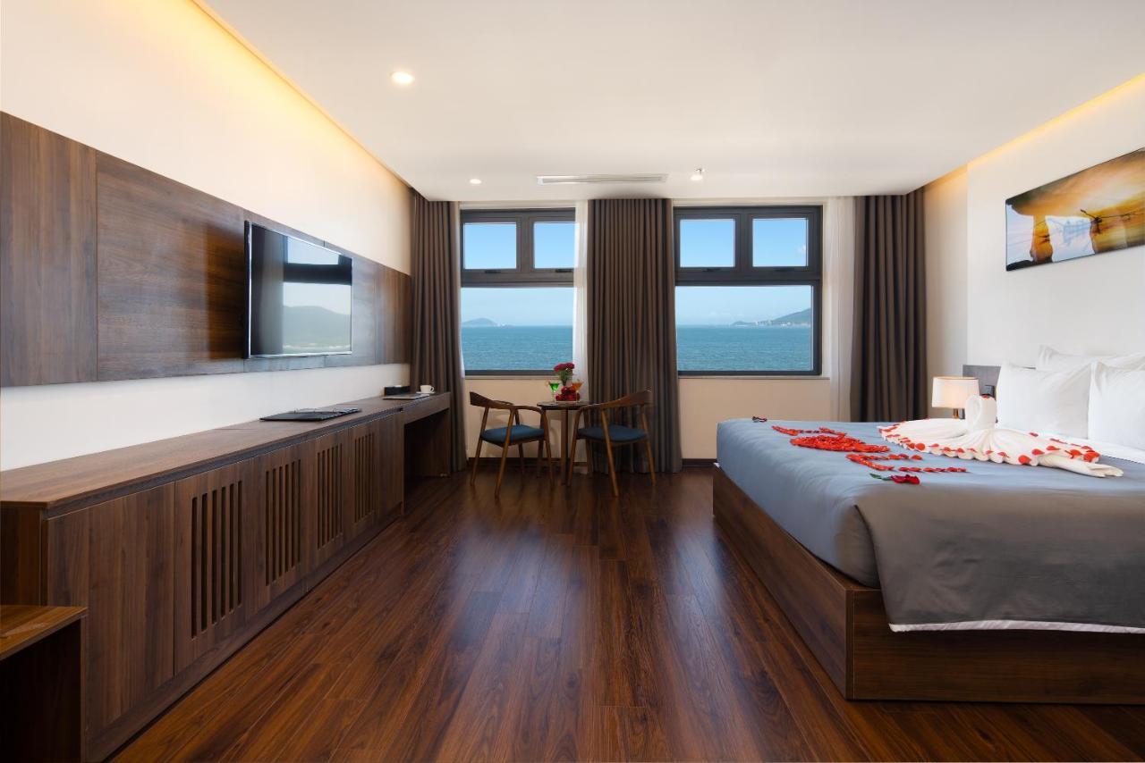 Avenis Hotel Дананг Екстер'єр фото